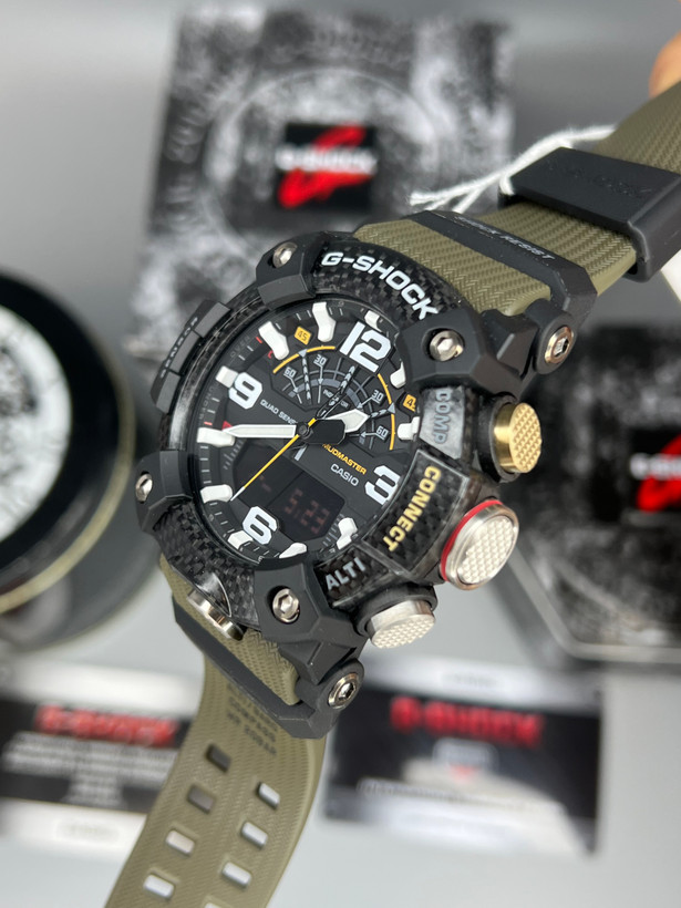 نمای جانبی بدنه کربنی و مقاوم ساعت CASIO GG-B100-1A3DR