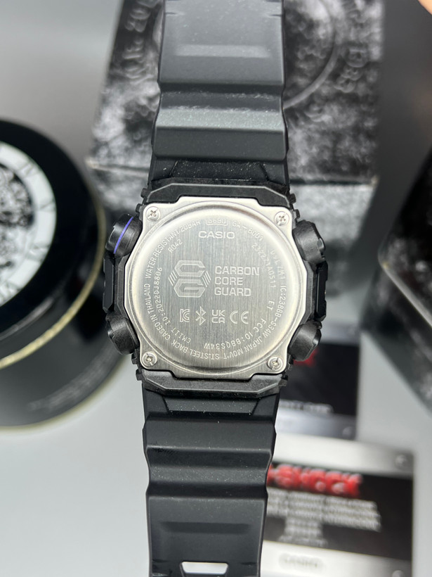 نمای پشت ساعت مردانه CASIO G-SHOCK GA-B001AH-6ADR با قابلیت اتصال بلوتوث
