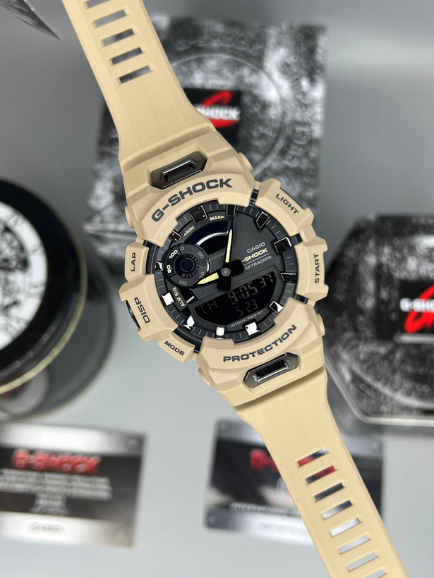 طراحی بدنه مقاوم و بند رزینی ساعت CASIO GBA-900UU-5ADR