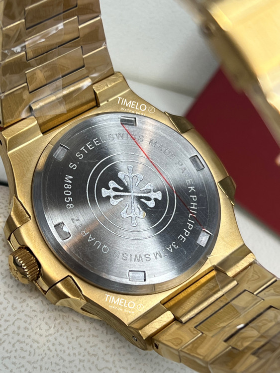 ساعت مردانه طلایی با صفحه سفید