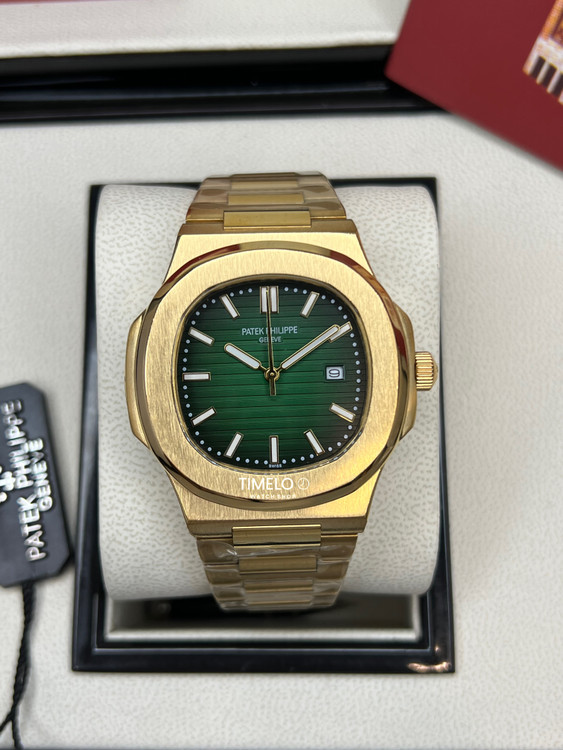 ساعت صفحه سبز